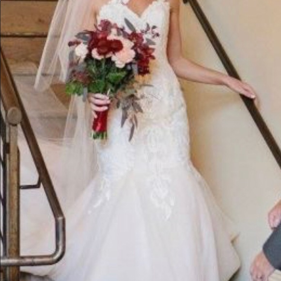 Maggie Sottero wedding dress in size 0 - Picture 3 of 5